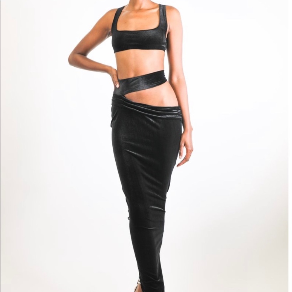 Ultra sexy velvet crop top and skirt 💦